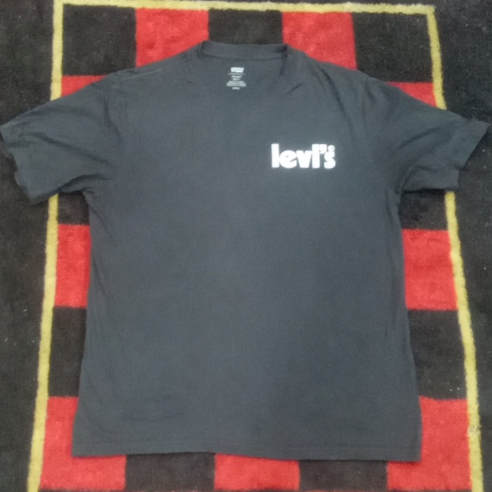 Levi's shirt (s)